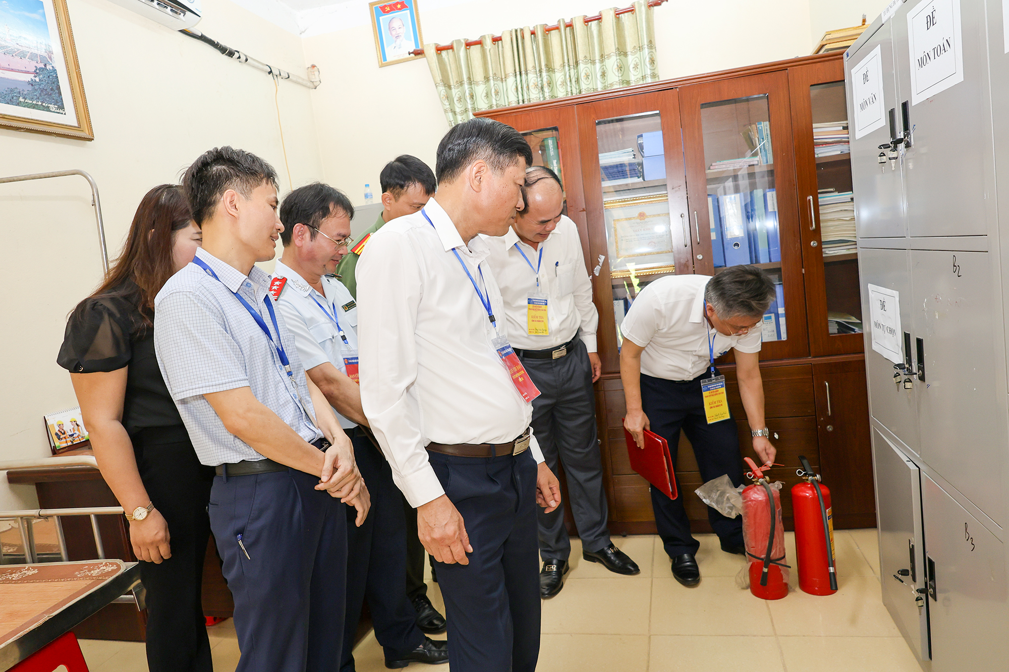 Anh-tin-bai
